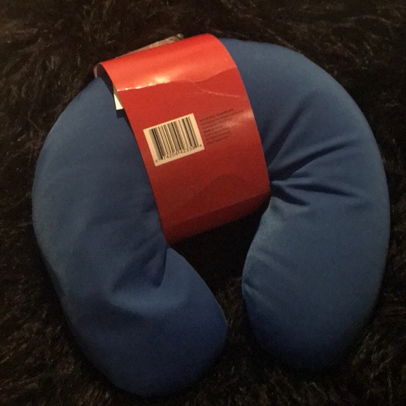Neck Pillow with Travel Pouch ✨ - Picture 4 of 4